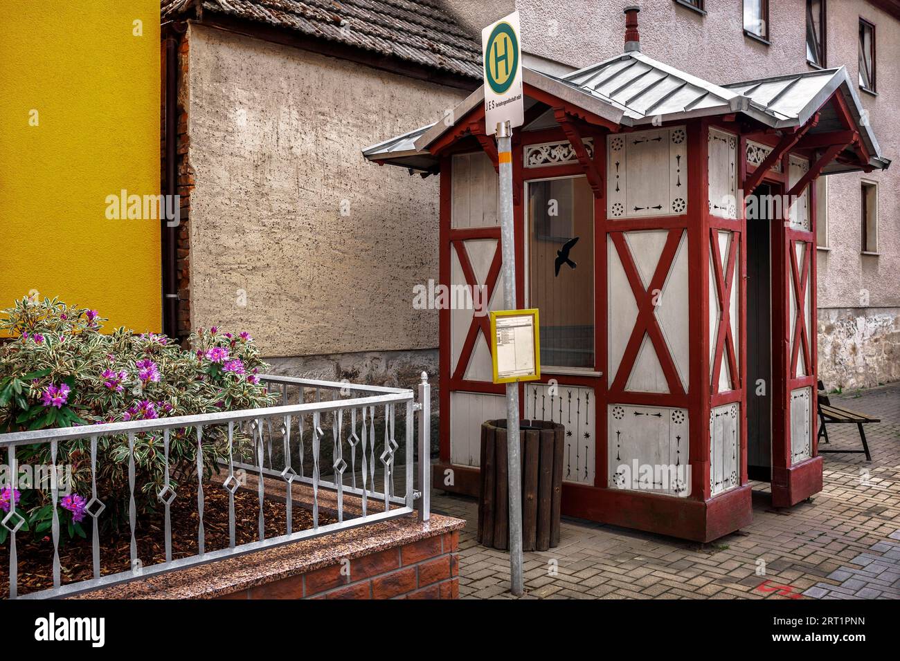 Wooden bus shelter hi-res stock photography and images - Alamy