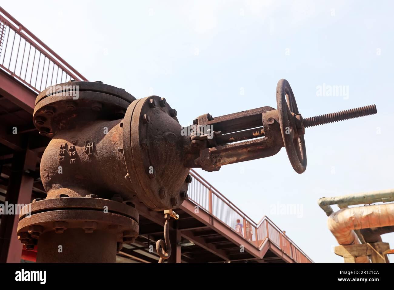Hand wheel and screw thread, closeup of photo Stock Photo - Alamy
