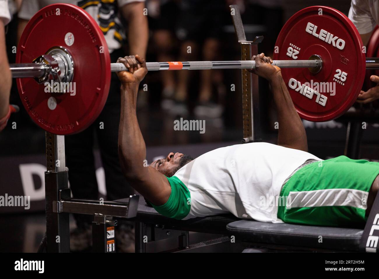 The Dumbbell Bench Press - Invictus Fitness