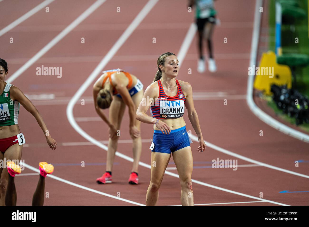 Elise Cranny participating in the 5000 meters relay at the World