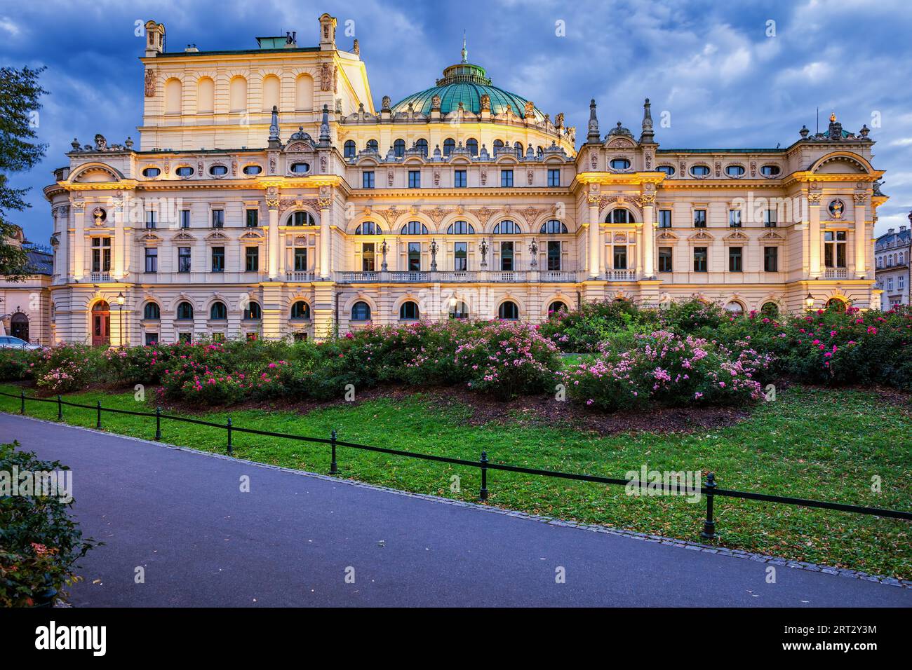 Juliusz Slowacki Theatre (Polish: Teatr im. Juliusza Slowackiego) at dusk in Krakow, Poland. Eclectic style city landmark from 1893 with neo-baroque Stock Photo