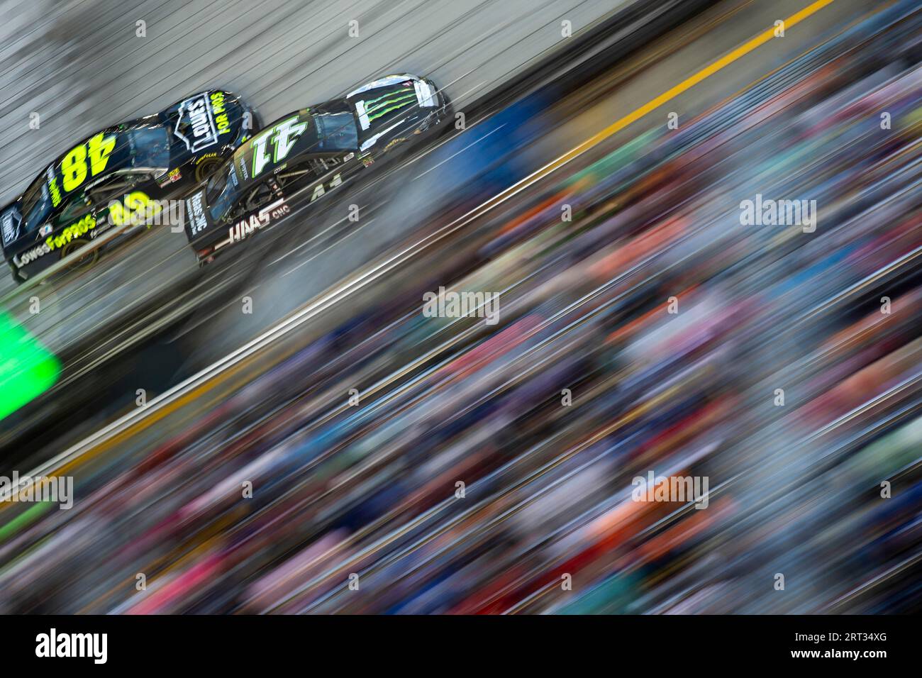 August 18, 2018, Bristol, Tennessee, USA: Kurt Busch (41) races off the turn during the Bass Pro Shops NRA Night Race at Bristol Motor Speedway in Stock Photo