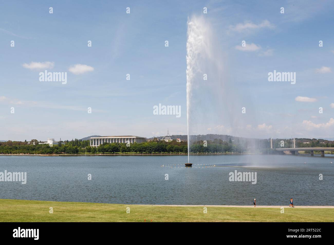 Lake Burley Griffin, James Cook Memorial Jet, Canberra Stock Photo Alamy