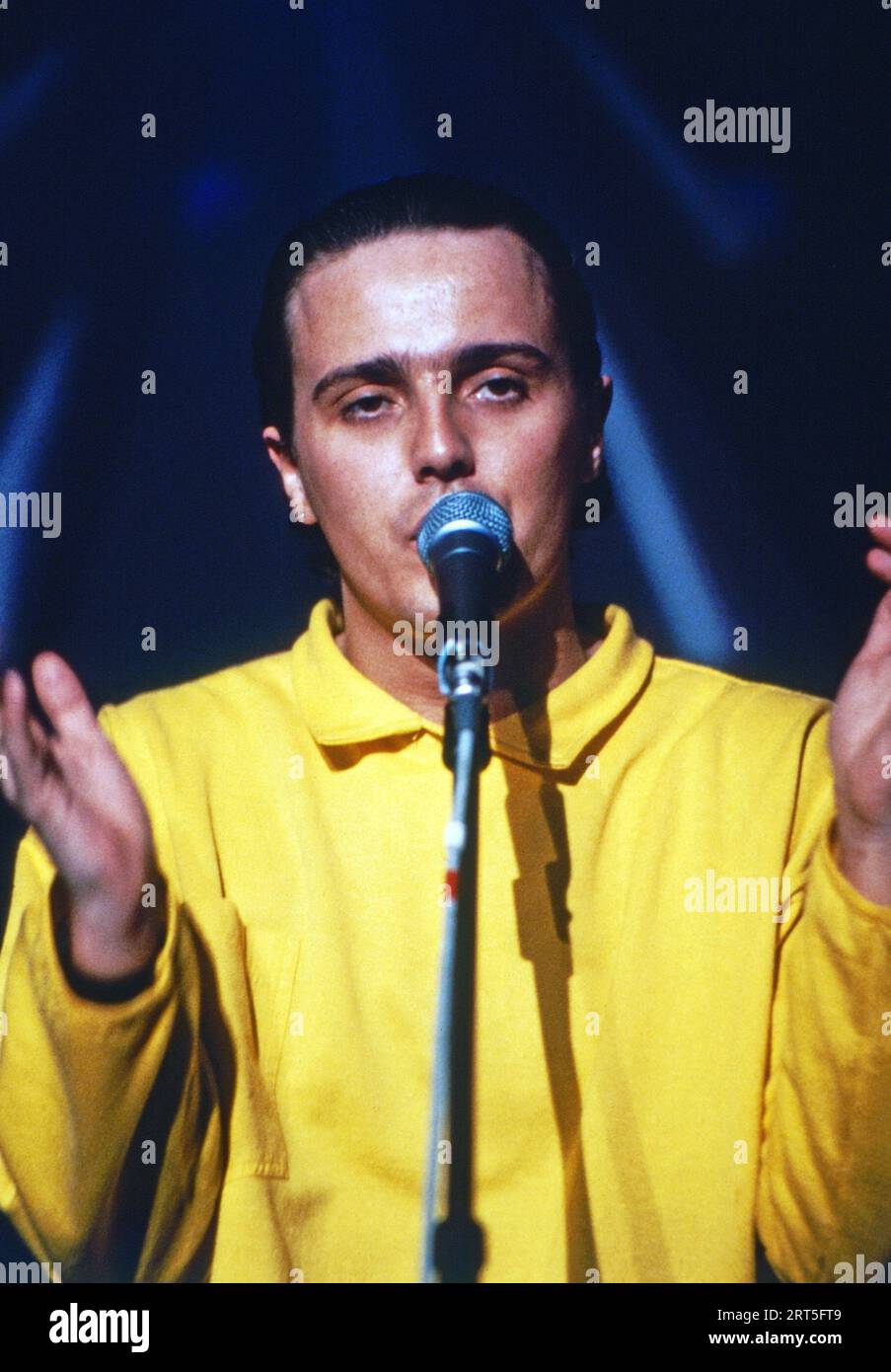 Sänger Curt Smith der britischen Synthiepop-Band 'Tears for Fears', bei einem Auftritt, Deutschland um 1986. Stock Photo