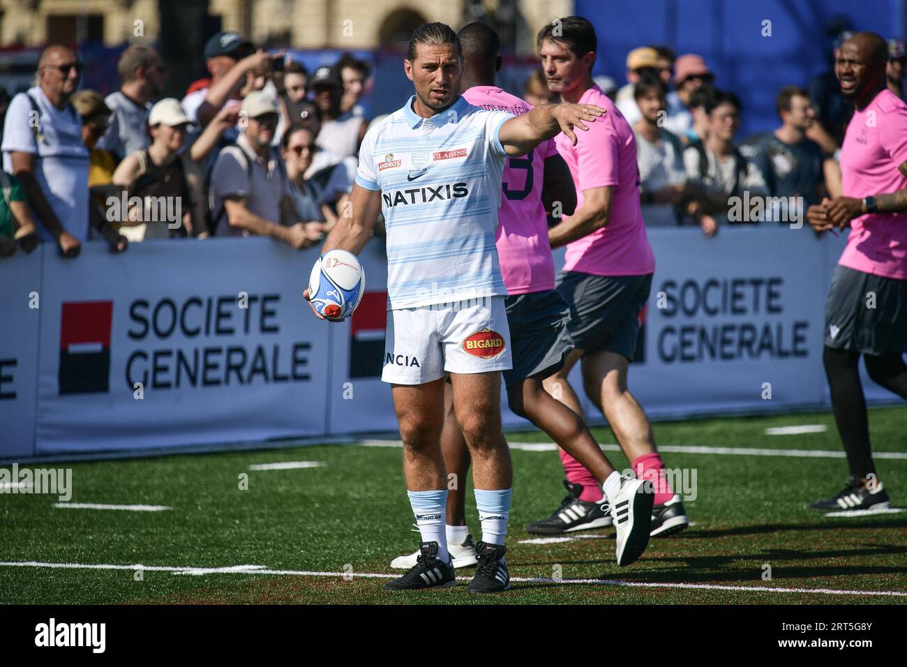 Paris, France. 10th Sep, 2023. Racings hooker Dimitri Szarzewski (C)  catches the ball during the legend rugby match between Stade Francais Paris  and Racing 92 at the Concorde Rugby Village in Paris