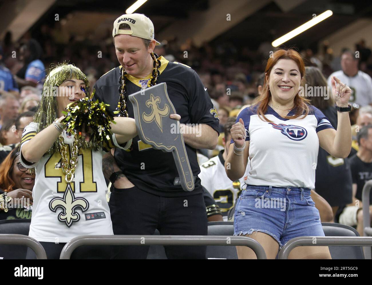 New Orleans, USA. 10th Sep, 2023. A Tennessee Titans fan shows off