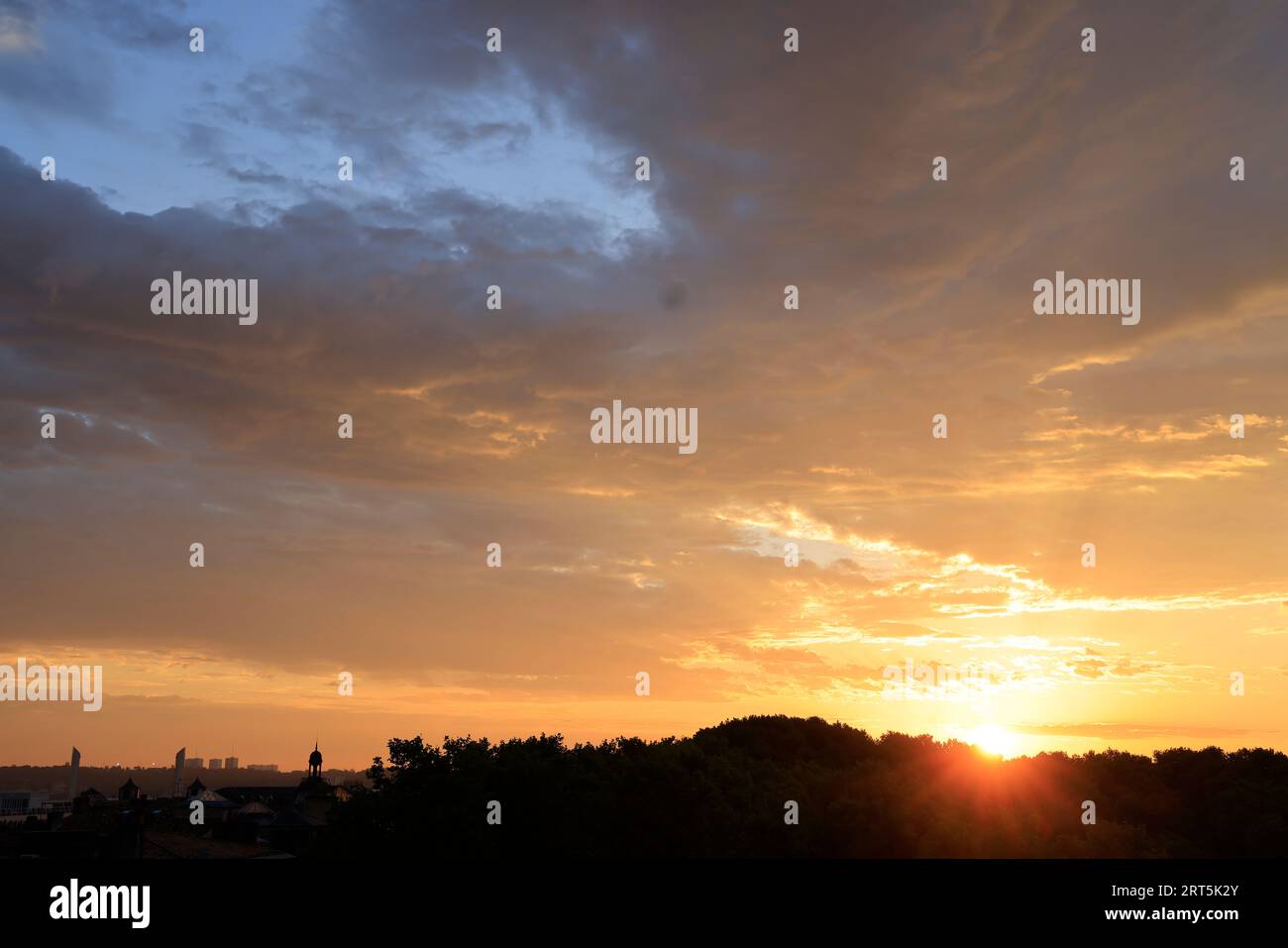 Rising sun, Sunrise in Bordeaux. Bordeaux, Gironde, France, Europe. Stock Photo