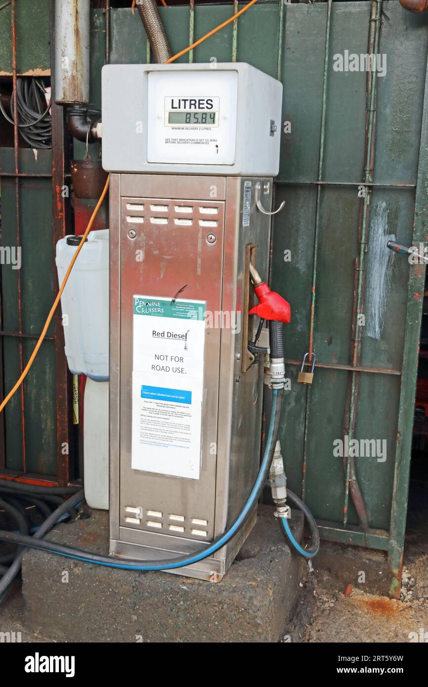 Marine diesel fuel pump hires stock photography and images Alamy