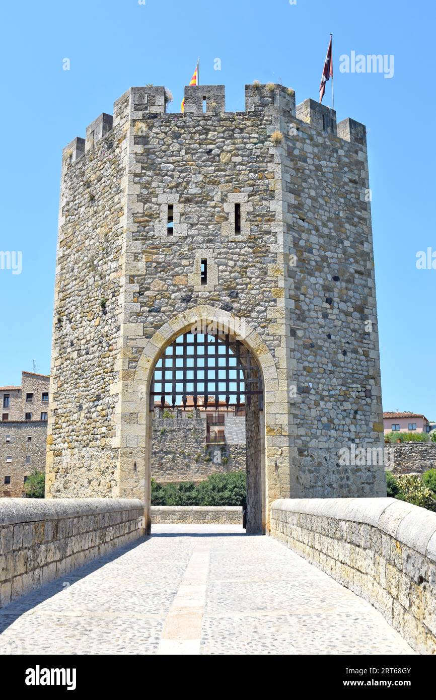 Tower on Besalú bridge, Girona Spain Stock Photo