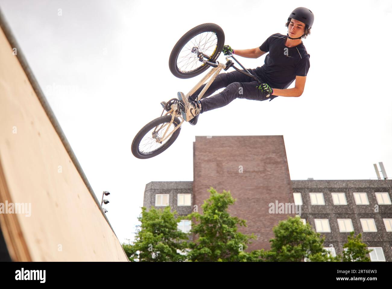 Stockport Move 2023 Stockport town centre BMX tricks on a ramp Stock Photo