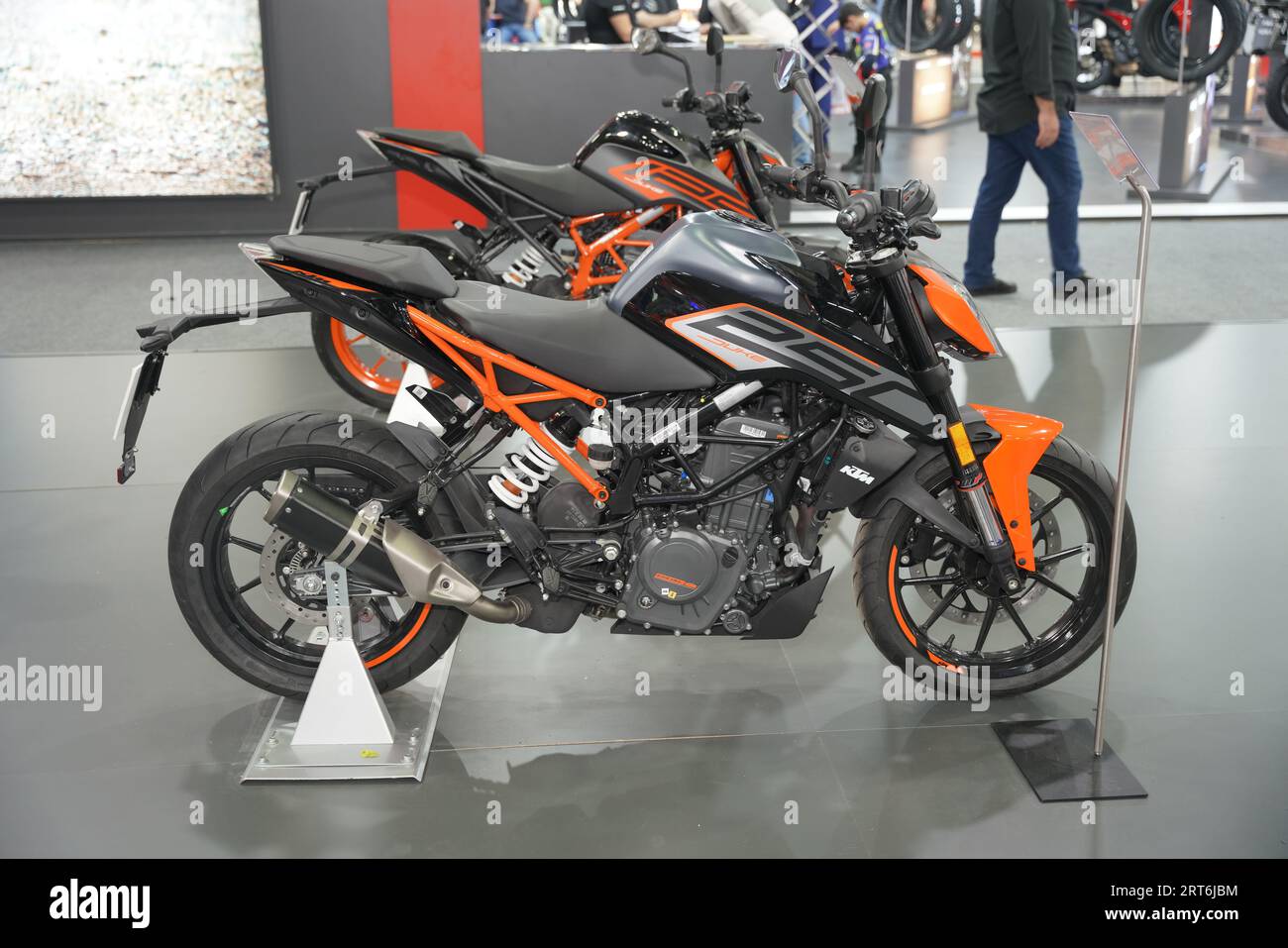 Duke 250 deals b6