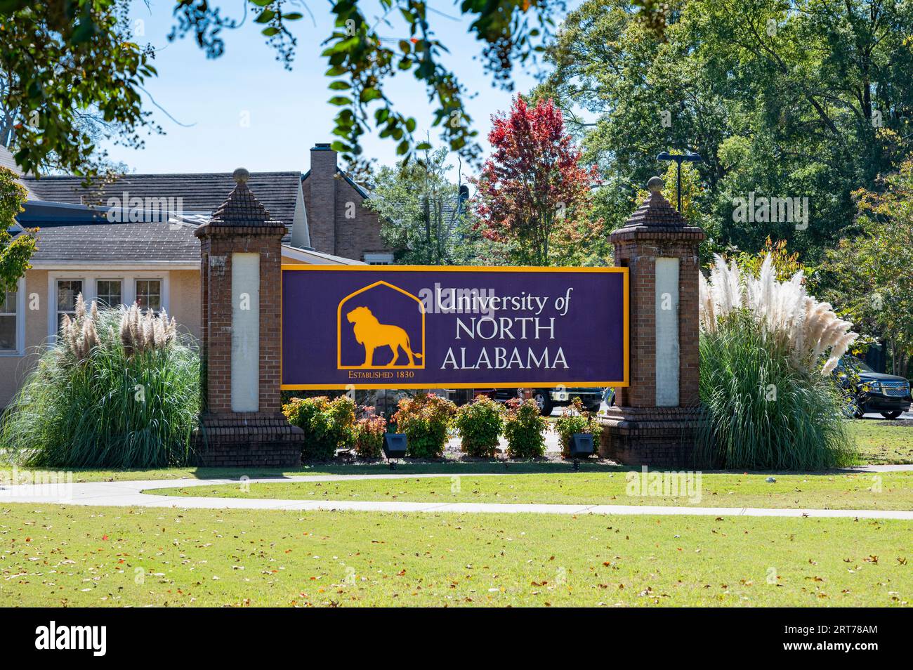 University of North Alabama, a small state college, sign in