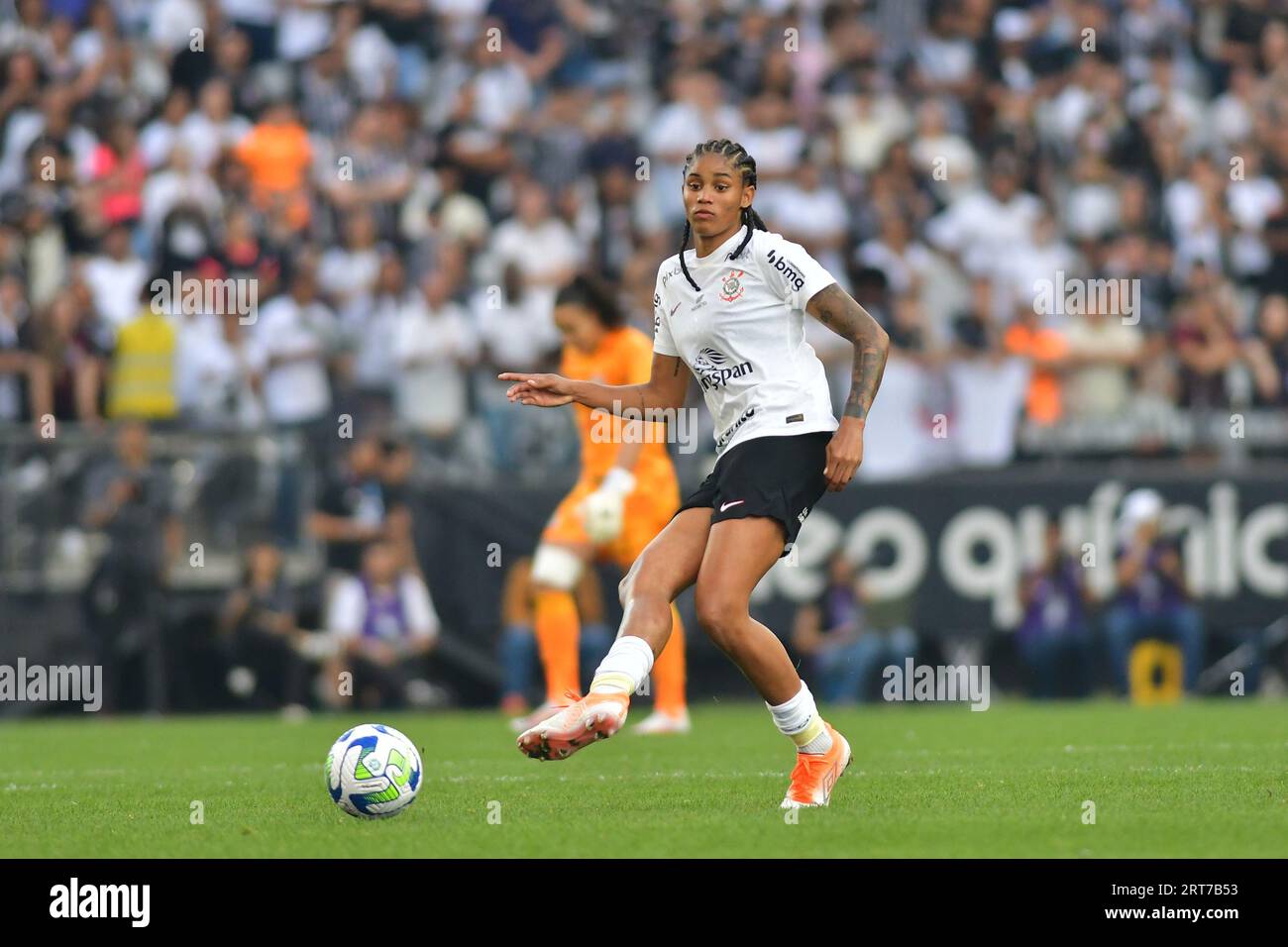 SAO PAULO, BRAZIL - SEPTEMBER 10: Tarciane of Corinthians passes the ball during a match between Corinthians and Ferroviaria as part of final of Brazilian League Serie A at Neo Química Arena on September 10, 2023 in São Paulo, Brazil. (Photo by Leandro Bernardes/PxImages/Sipa USA) Credit: Sipa USA/Alamy Live News Stock Photo