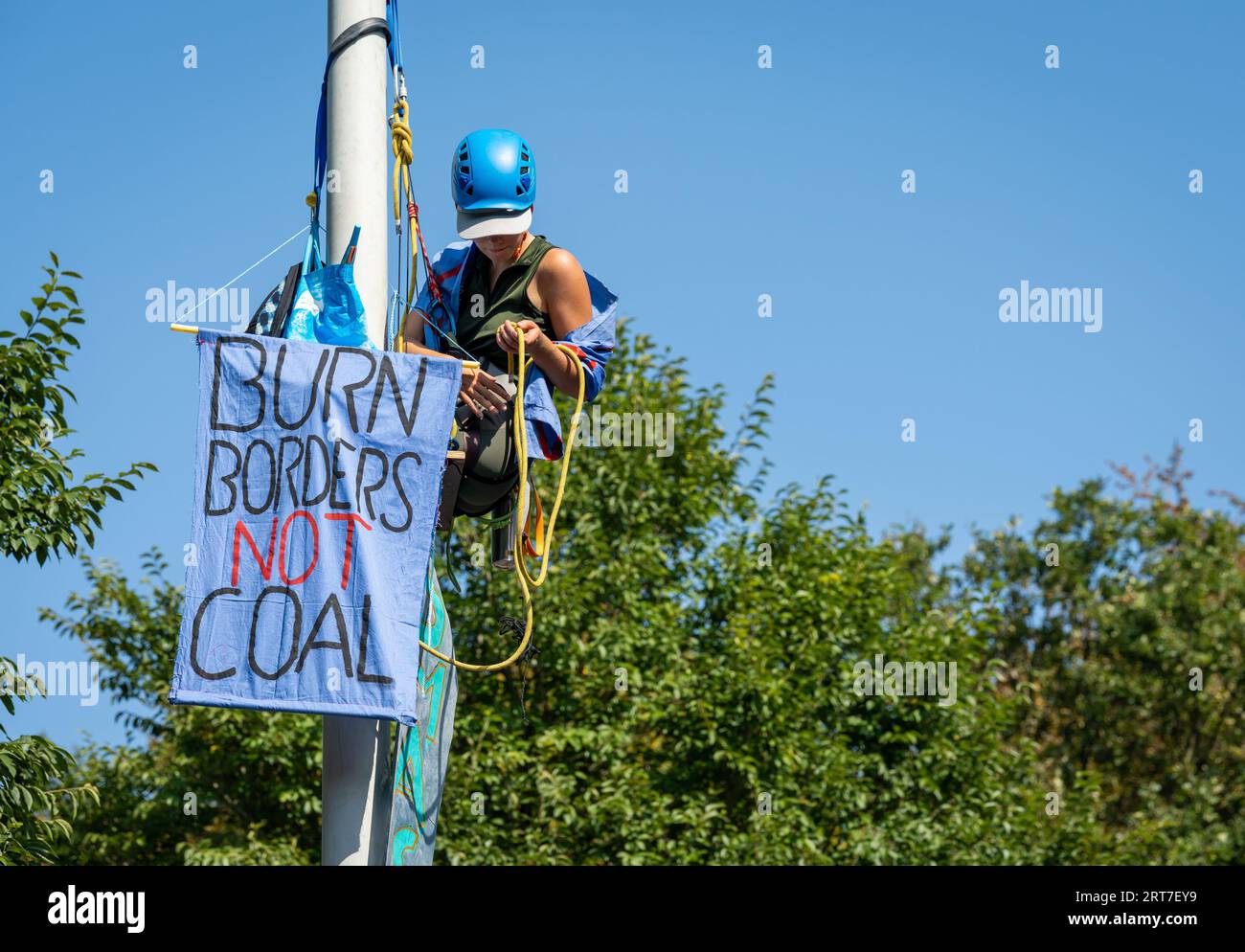Protest Against Fosil Global warming protest fossil fuel hi-res stock photography and images ...