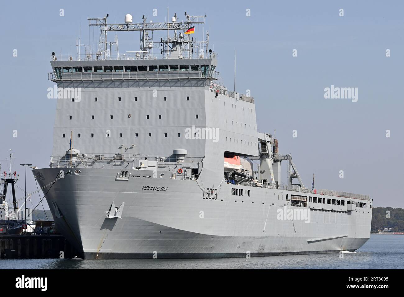 RFA's Bay-Class Landing Ship Dock MOUNTS BAY at the Kiel Naval Base Stock Photo