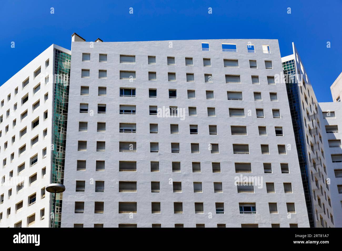 Edificio Gil Eanes apartment building, modern architecture in the