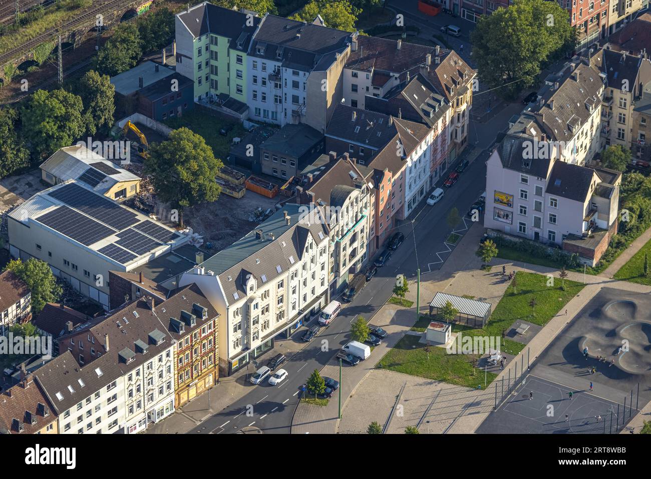 Aerial view, residential houses Wehringhauser Straße, Pumptrack 'Bohne' Hagen and basketball court, Wehringhausen, Hagen, Ruhr area, North Rhine-Westp Stock Photo