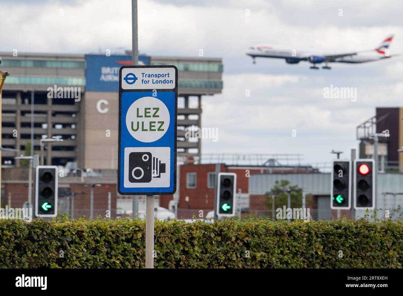 Feltham, UK. 11th September, 2023. London Heathrow Airport (LHR). Heathrow now falls within the Ultra Low Emission Zone (ULEZ) meaning passengers travelling to London Heathrow who not have a ULEZ compliant vehicle, will have to pay £12.50. Credit: Alamy Live News/DLeLifeZ Stock Photo