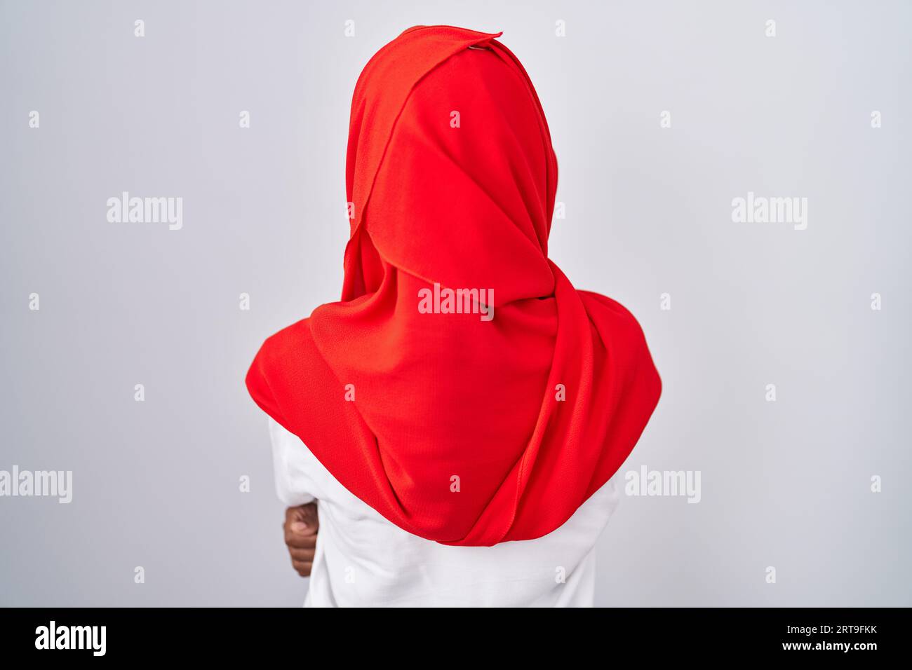 Arabic woman rear view hair hi-res stock photography and images - Alamy