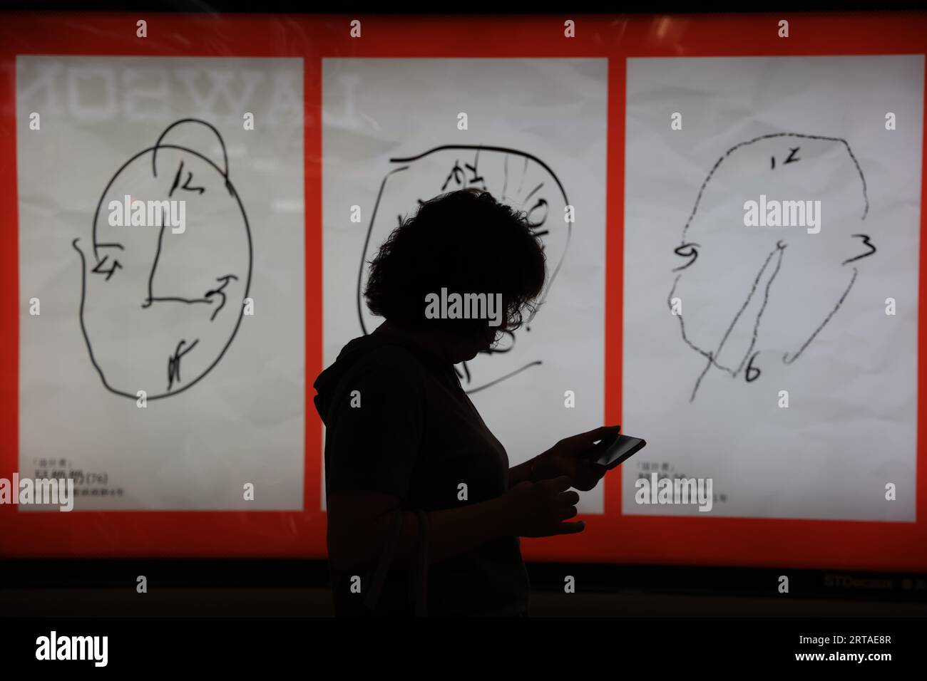 The clock drawing tests conducted by elderly people with Alzheimer's