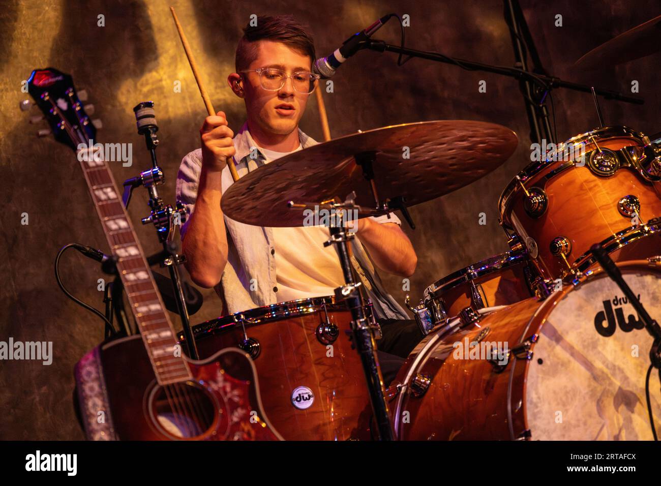 Pat Sullivan drumming during Bell Row's live performance for Eddie Owen Presents at the Red Clay Music Foundry in Duluth, Georgia. (USA) Stock Photo