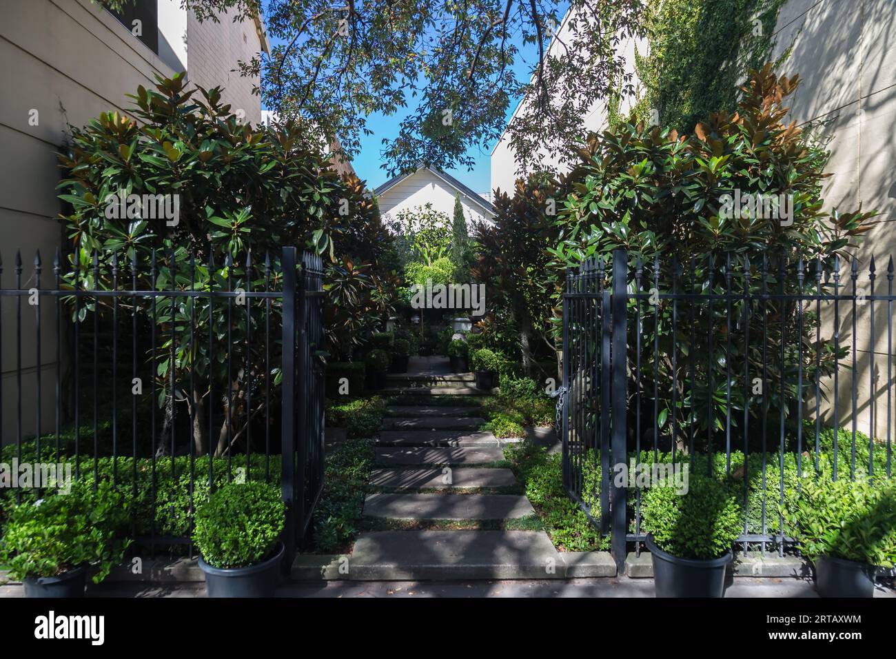Luxury garden spaces hires stock photography and images Alamy