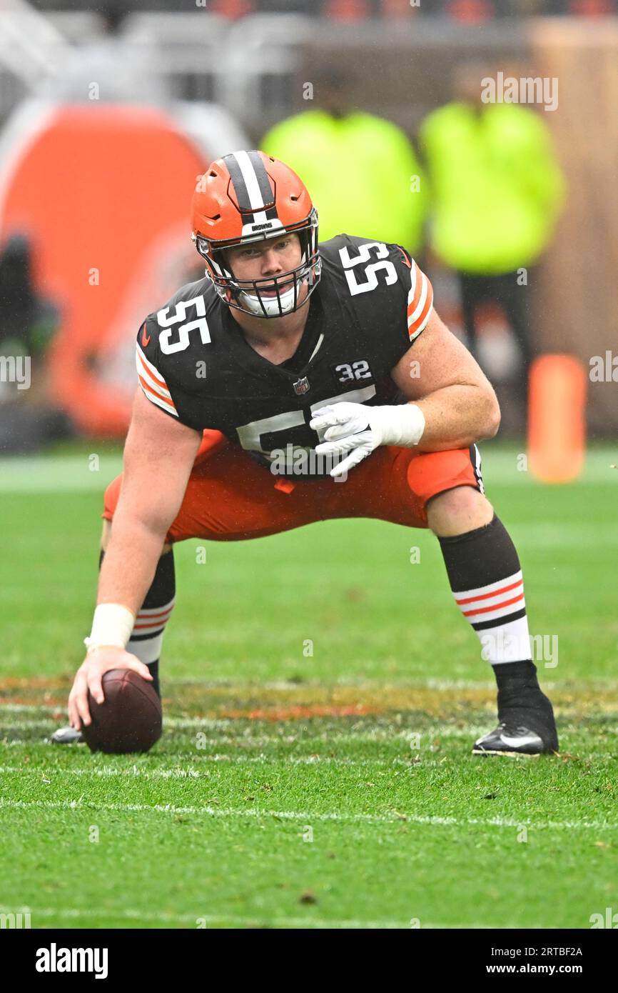 Cleveland Browns center Ethan Pocic (55) blocks against the New England  Patriots during an NFL football game in Cleveland, Sunday, Oct. 16, 2022,  (AP Photo/Rick Osentoski Stock Photo - Alamy