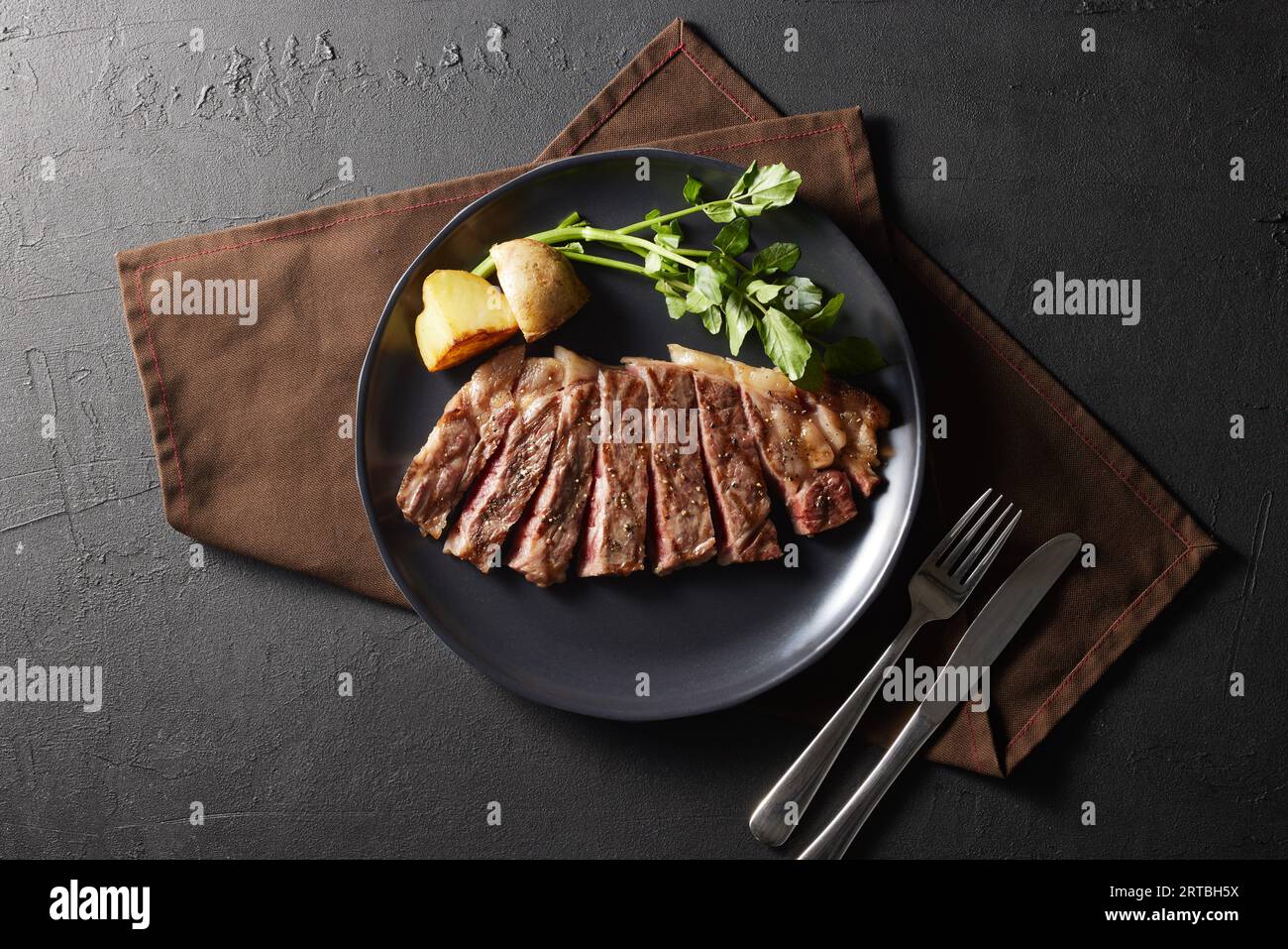 Black background steak hi-res stock photography and images - Alamy