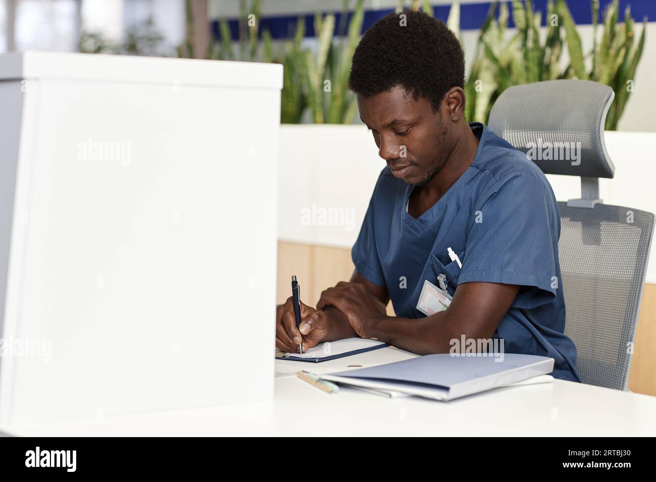 African american clinician hi-res stock photography and images - Alamy