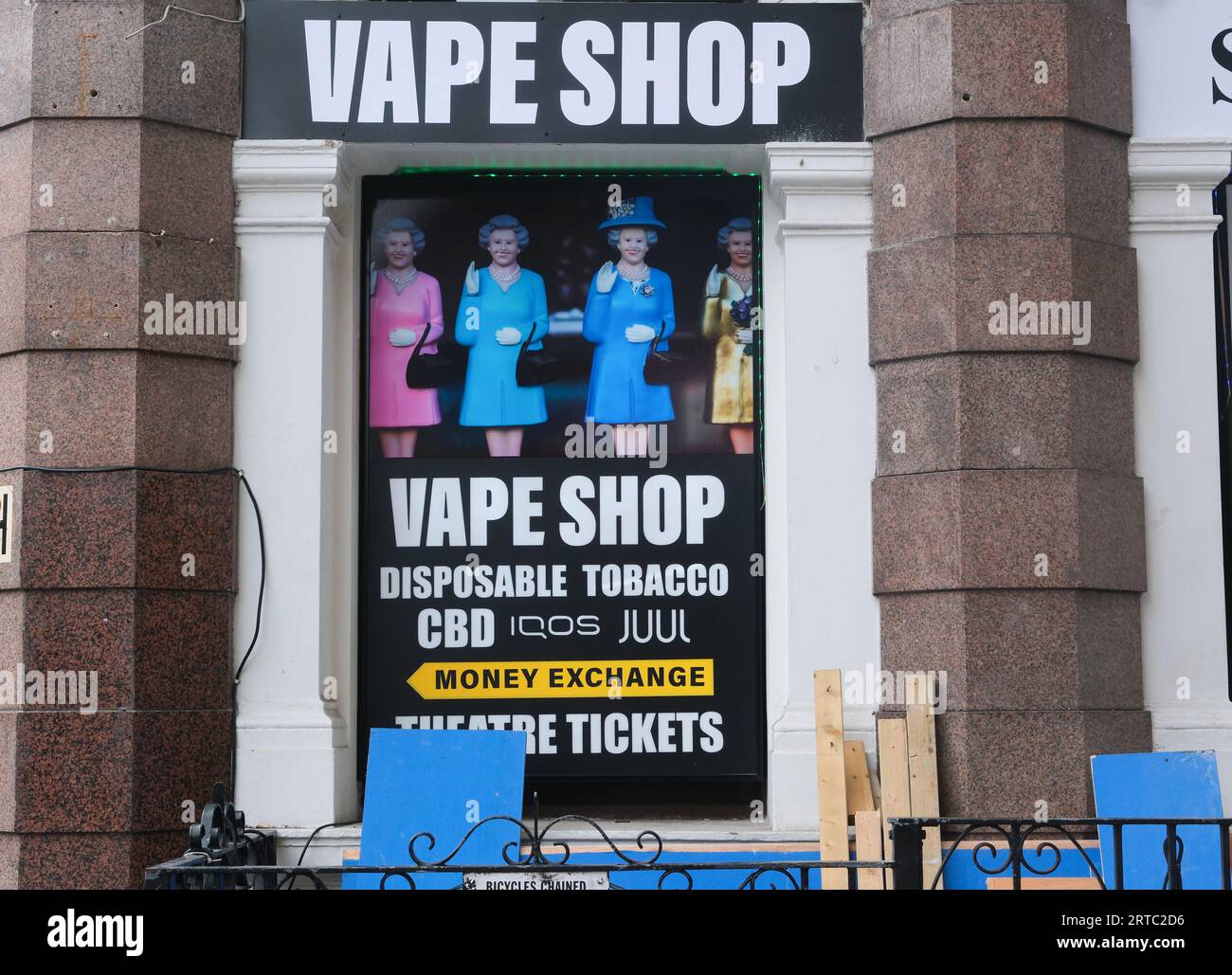 London, UK. 12th Sept 2023. The government is considering banning disposable vaping devices. Credit: Matthew Chattle/Alamy Live News Stock Photo