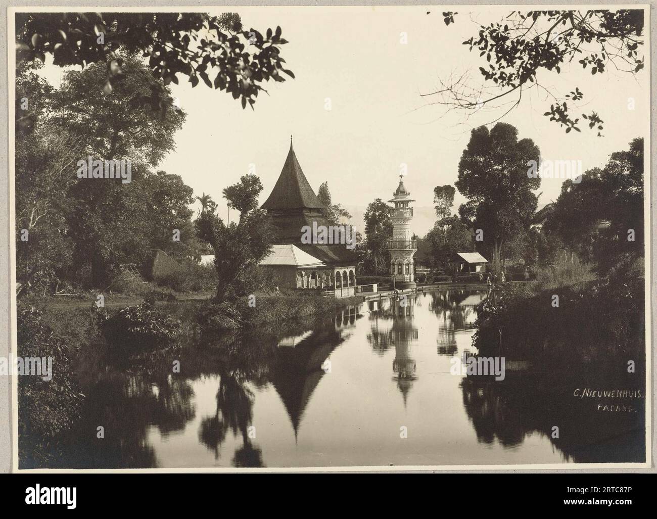 West Sumatra, Indonesia, 1900, vintage archive photo,  Sacred fish pond Soengei Taloek in Fort de Kock on Sumatra's west coast Stock Photo