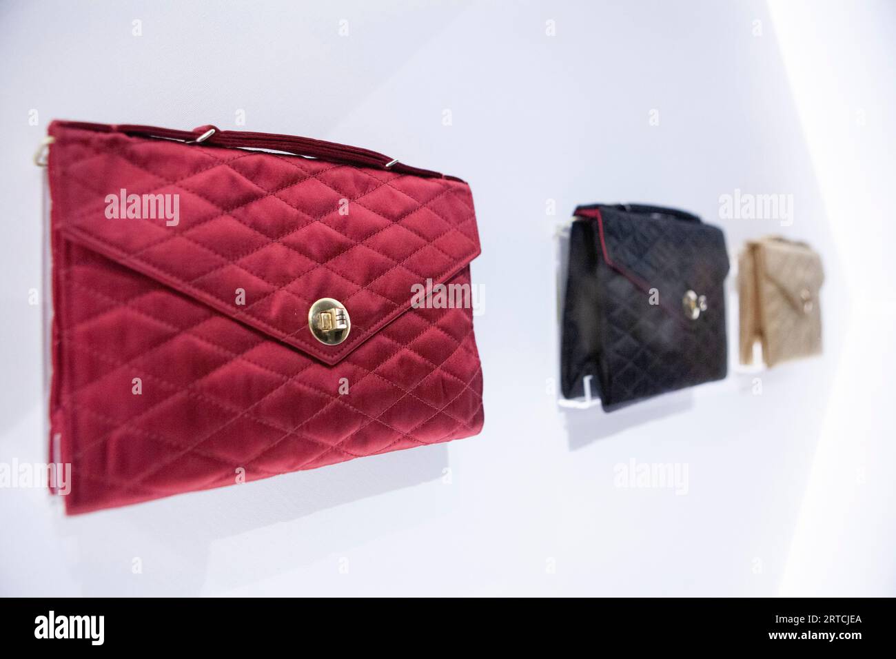 CHANEL, Bags, Sold 2a Red Chanel Classic Yen Wallet