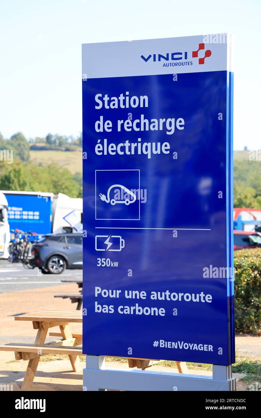 Vehicule electrique autoroute hires stock photography and images Alamy