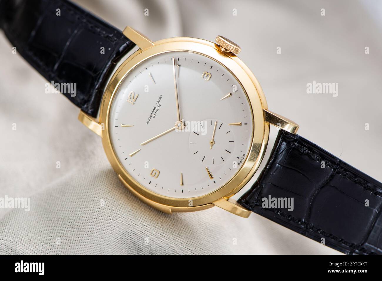 Audemars Piguet Vintage ref. 5528 Stock Photo Alamy