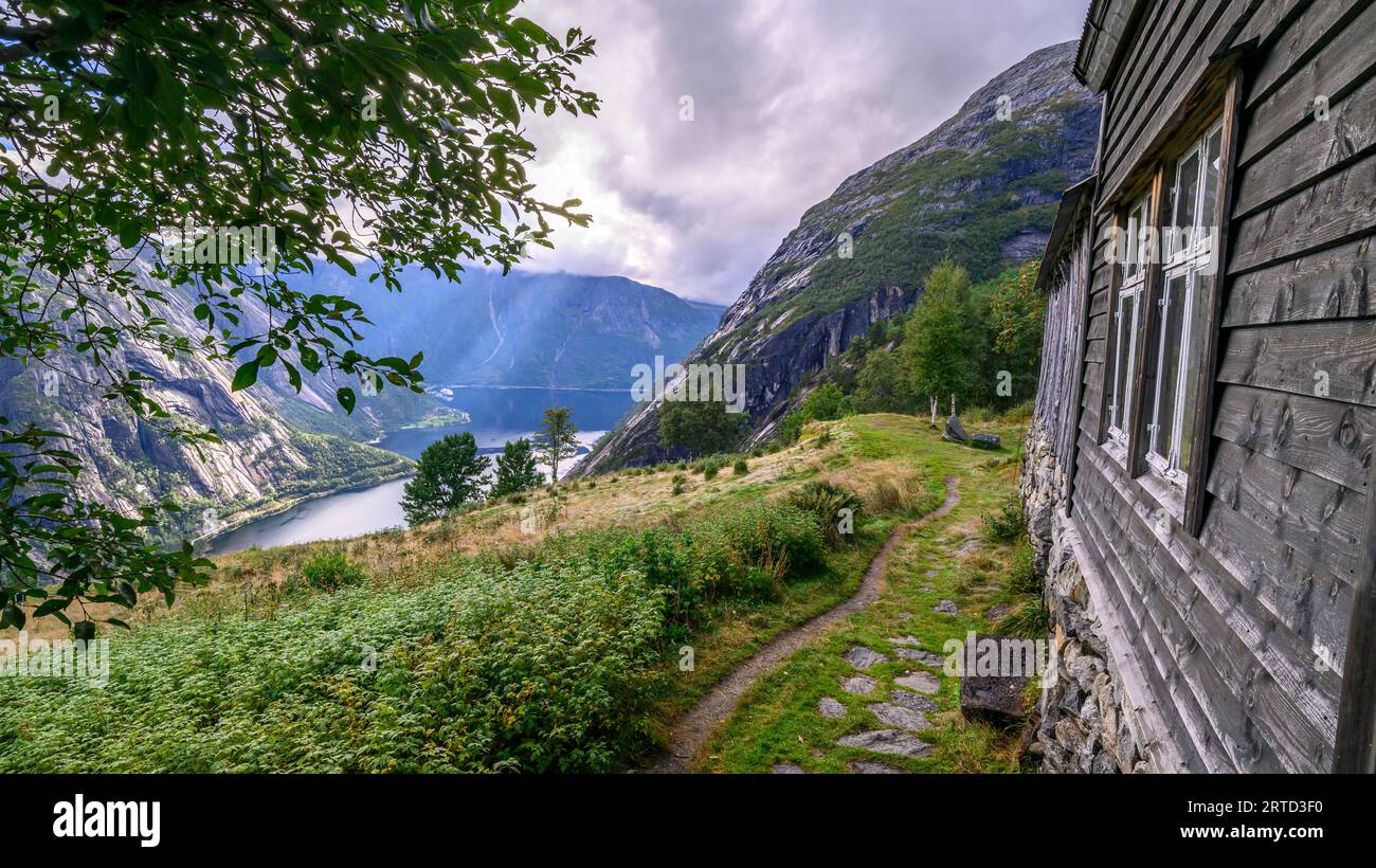 Kjeaasen (Kjeåsen) - a remote site at the bottom of Simadalsfjord in ...