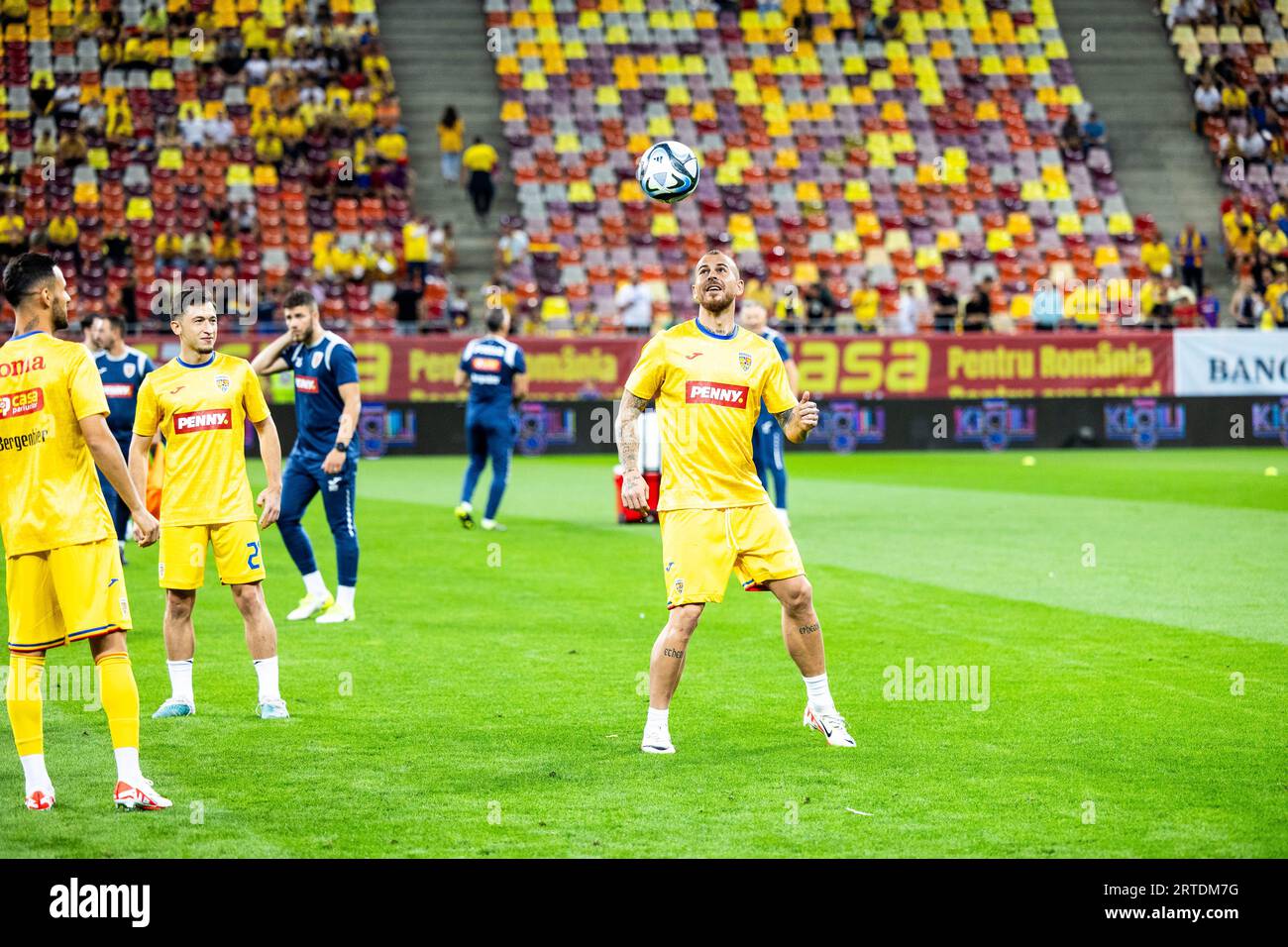 Warming up arena hi-res stock photography and images - Page 7 - Alamy