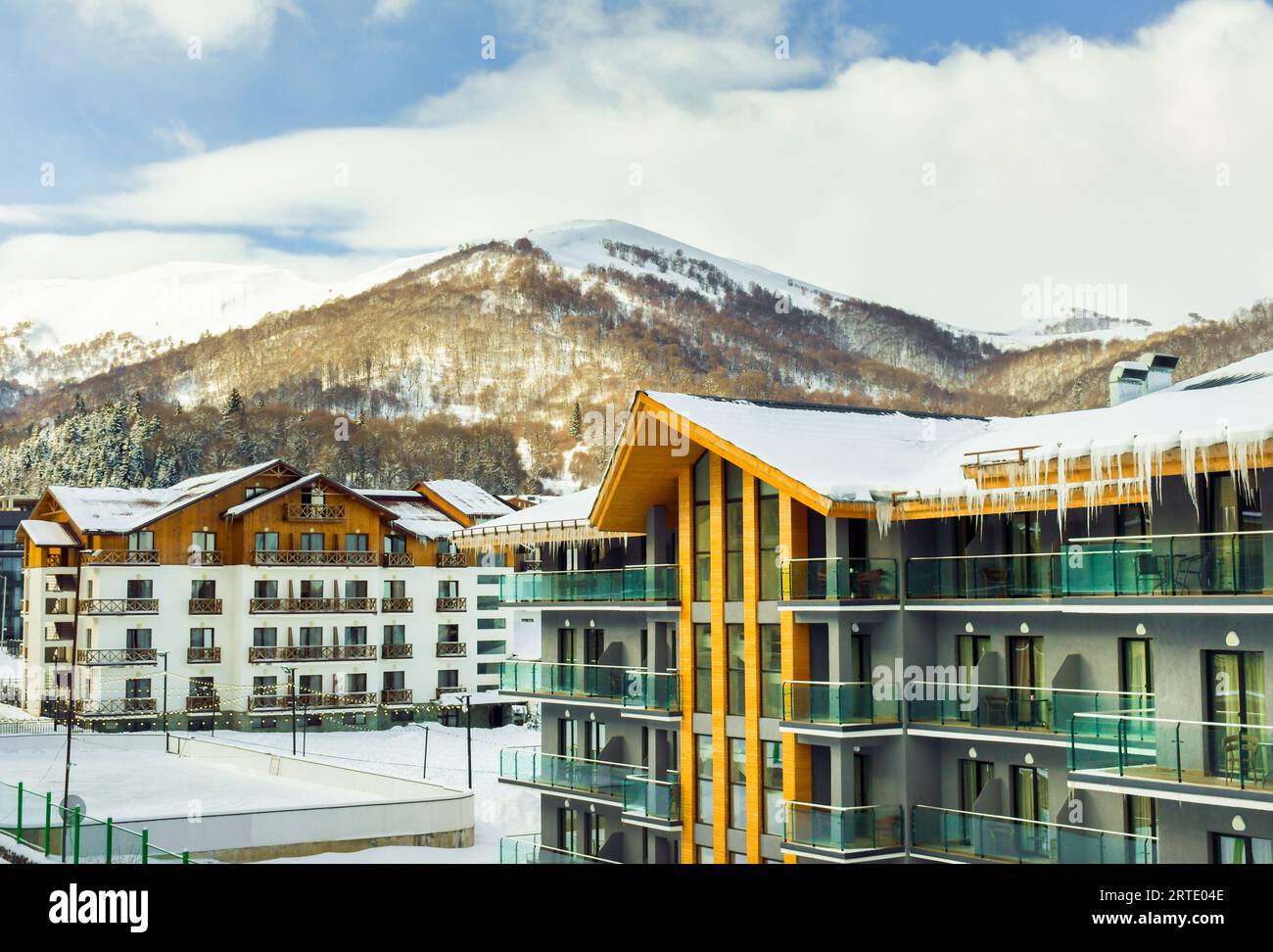 Modern ski apartment exterior hi-res stock photography and images - Alamy