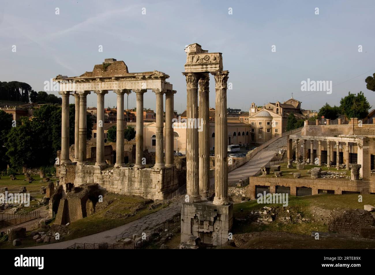 Ancient roman buildings rome hi-res stock photography and images - Alamy