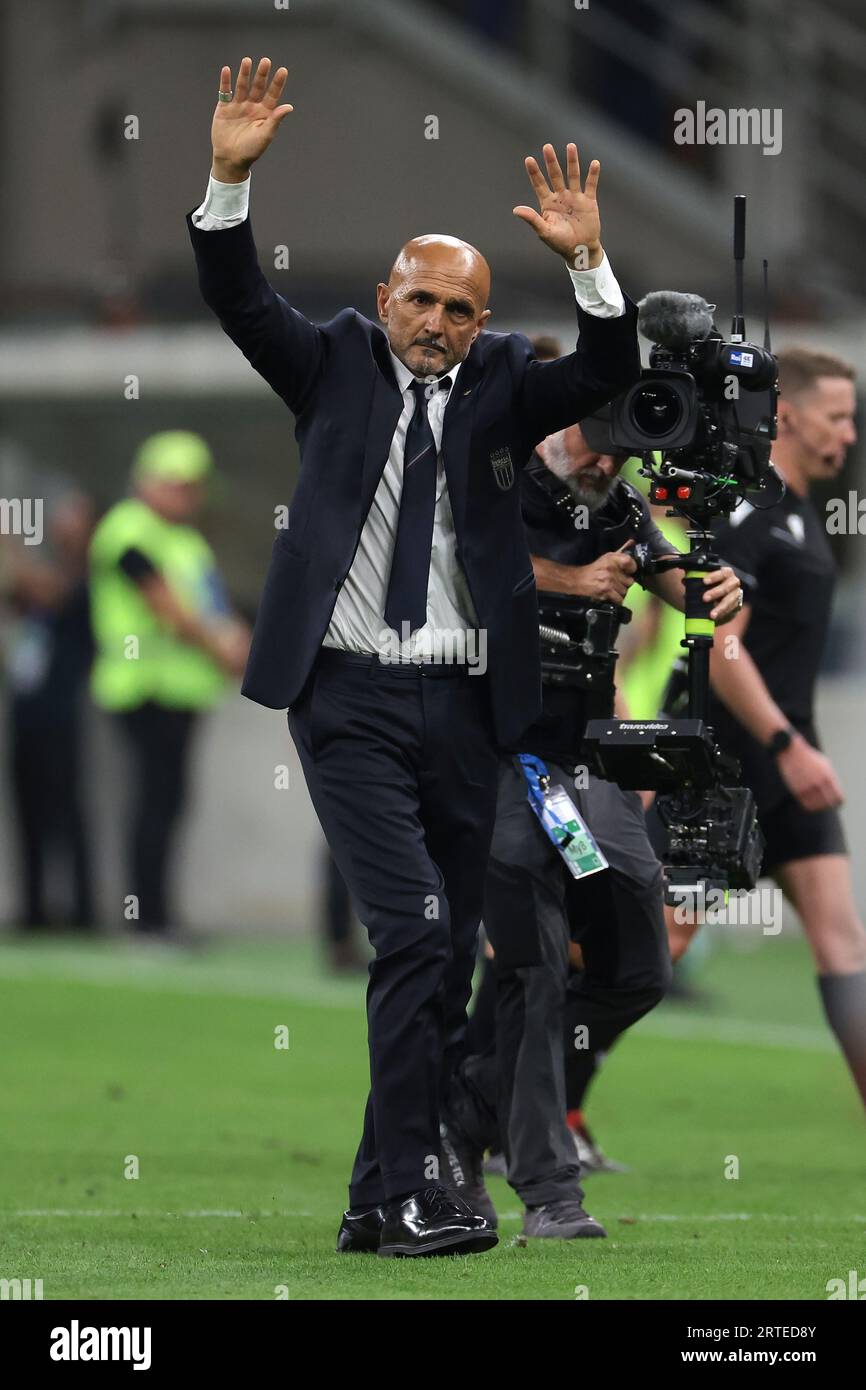 Milan, Italy. 12th Sep, 2023. Luciano Spalletti Head coach of Italy salutes the fans following the final whistle of the UEFA EURO 2024 match at Stadio Giuseppe Meazza, Milan. Picture credit should read: Jonathan Moscrop/Sportimage Credit: Sportimage Ltd/Alamy Live News Stock Photo