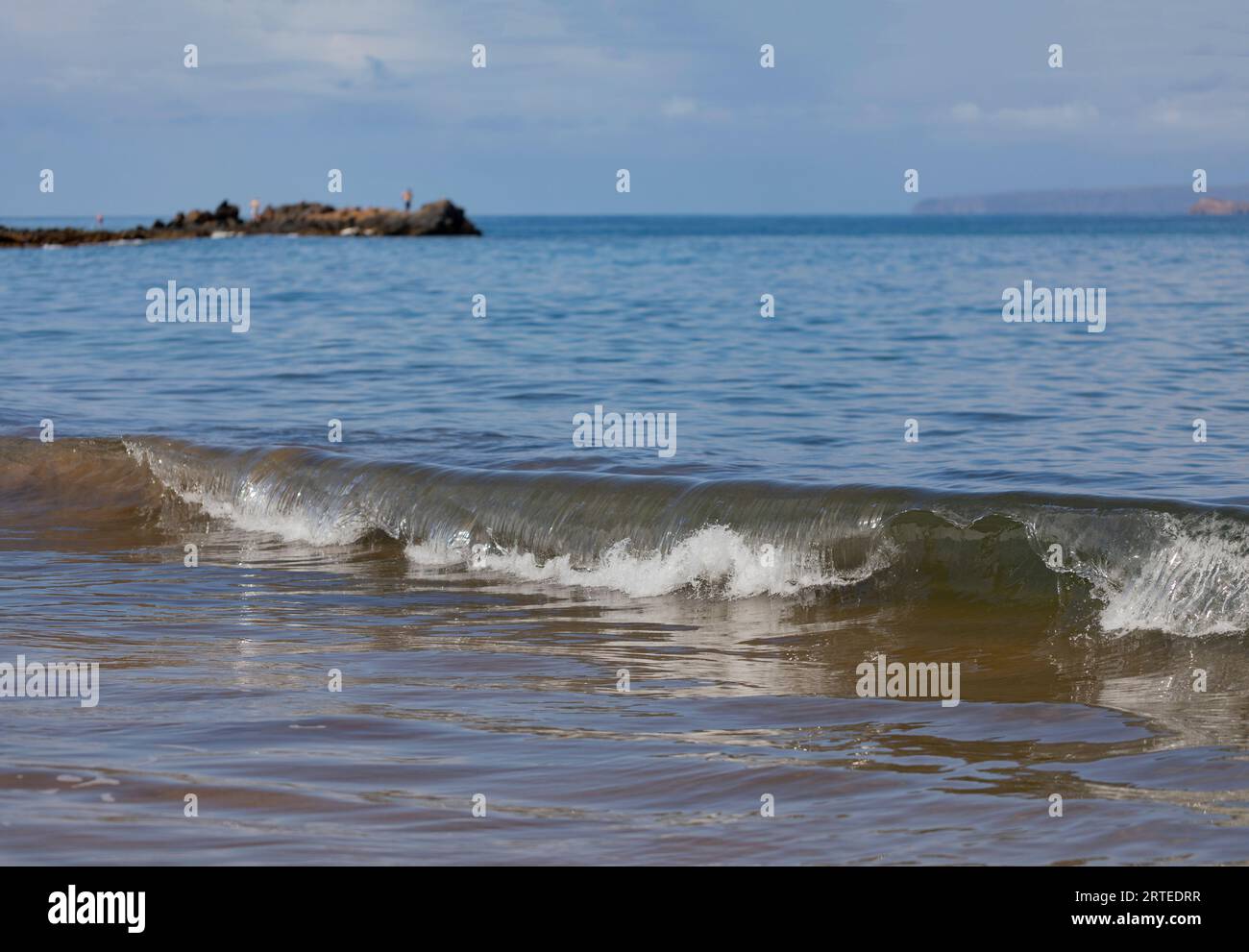 Rolling wave hi-res stock photography and images - Alamy