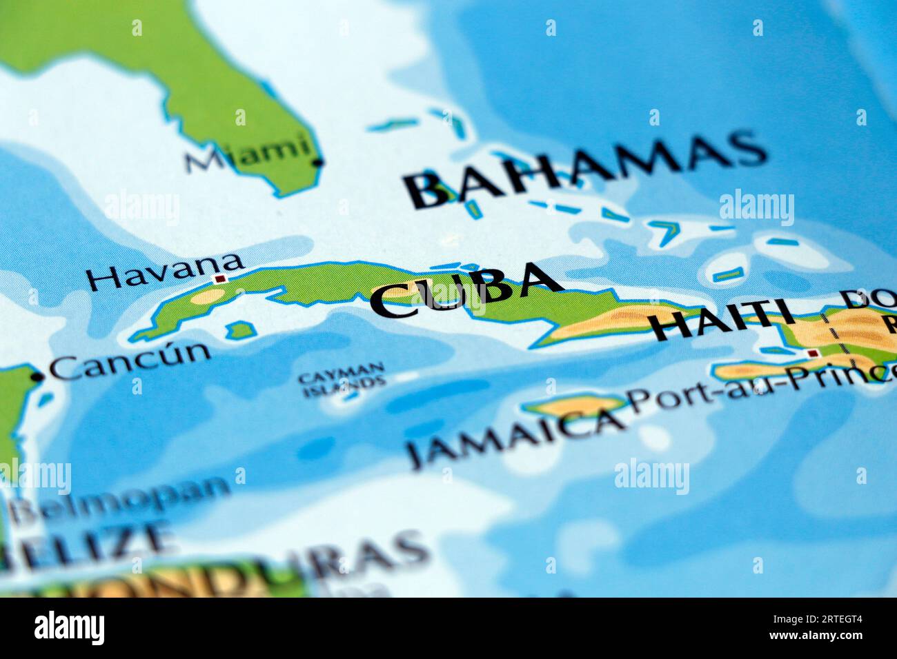 world map of south and north america, with separation of panama canal