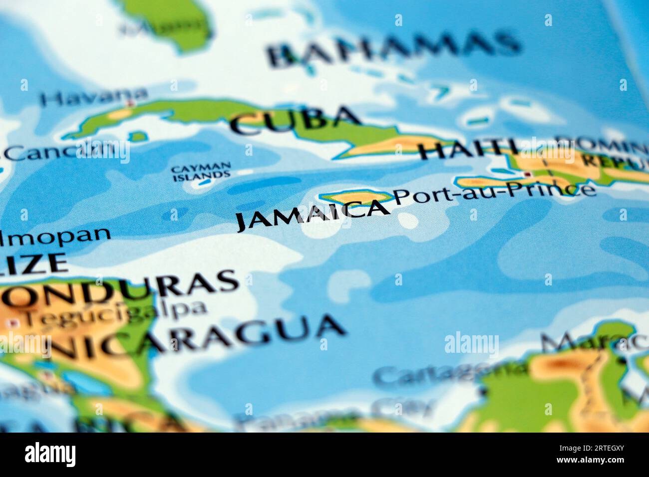 world map of south and north america, with separation of panama canal