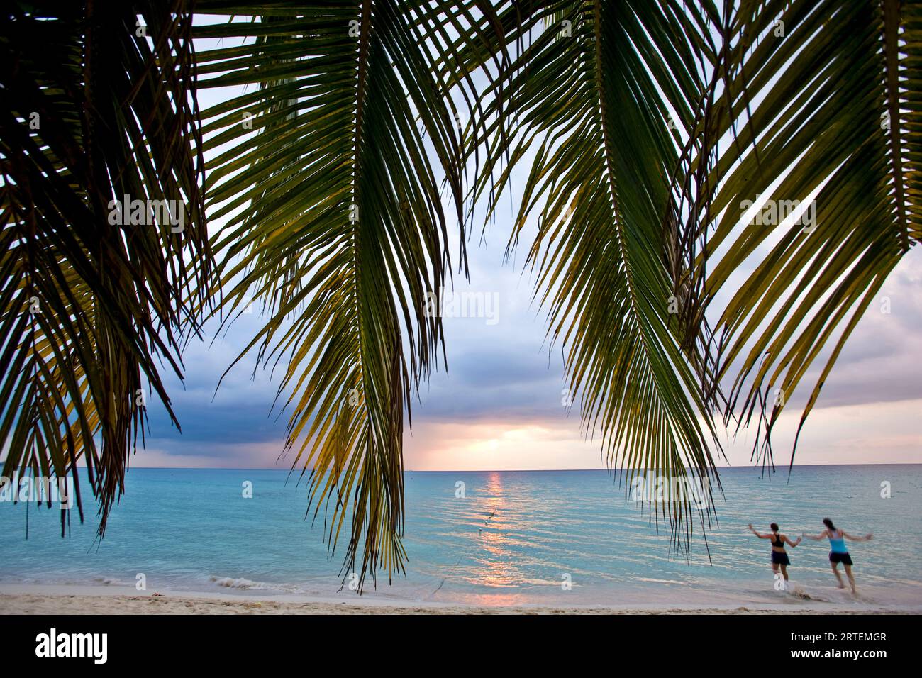 Jamaica beach sunset hi-res stock photography and images - Alamy