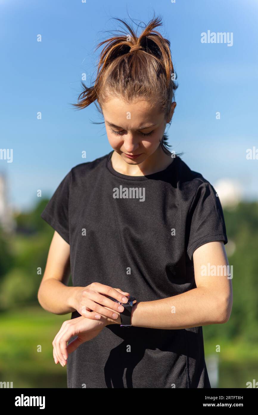 Smart watch and teenager hi res stock photography and images Alamy