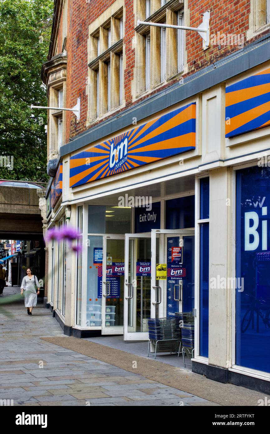 B&M Bargains, The Parade, High Street, Watford, Hertfordshire, England, UK Stock Photo