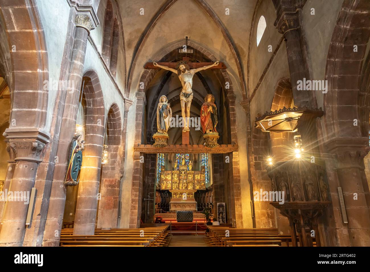 Innenraum der HeiligKreuzKirche InventiondelaSainteCroix in