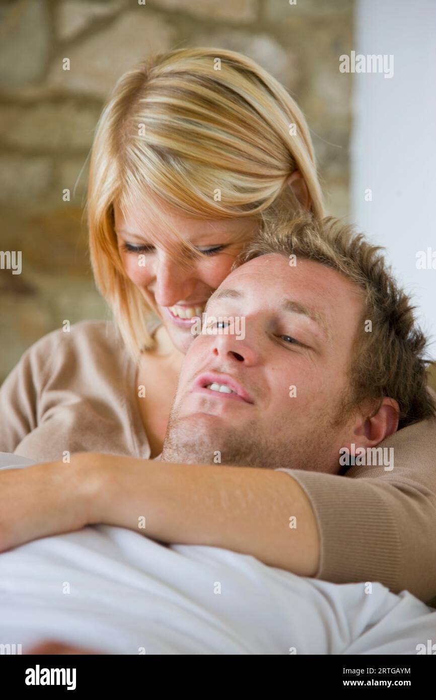 Close up young couple hugging hi-res stock photography and images - Alamy