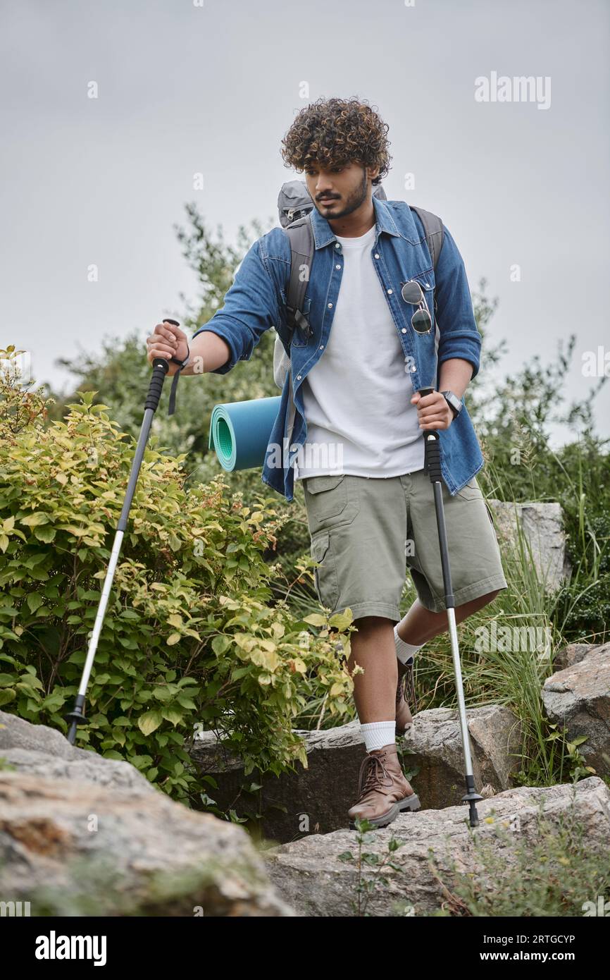 Indian man walking hi-res stock photography and images - Alamy