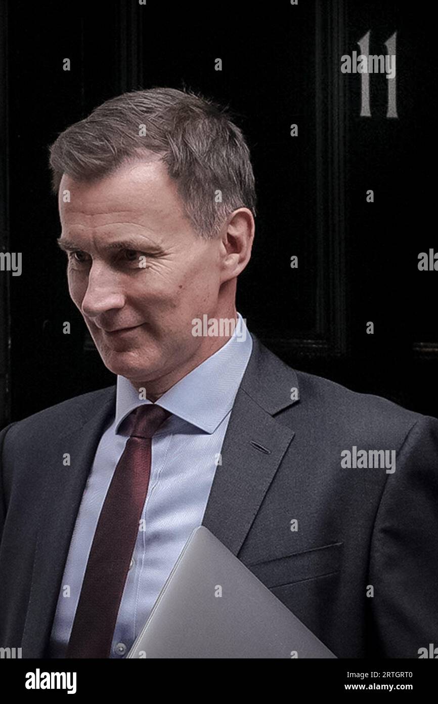 London, UK. 13th September 2023. Jeremy Hunt,  Chancellor of the Exchequer, leaves No.11 Downing Street for Parliament. Credit: Guy Corbishley/Alamy Live News Stock Photo
