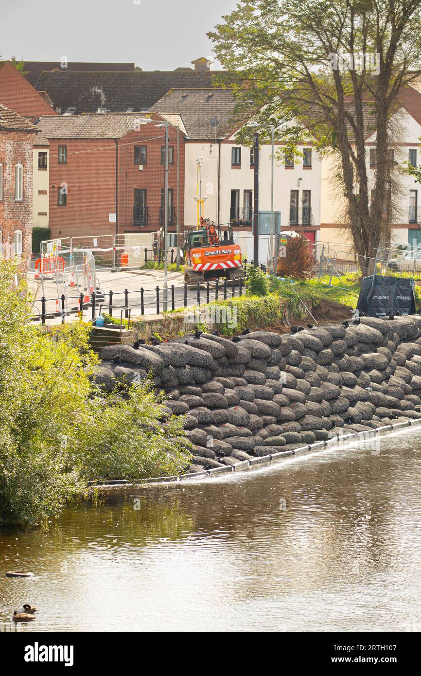 Bewdley, UK. 13th September, 2023. Flood defence work underway at Beales Corner in the town of Bewdley, Worcestershire. Credit: Lee Hudson/Alamy Stock Photo